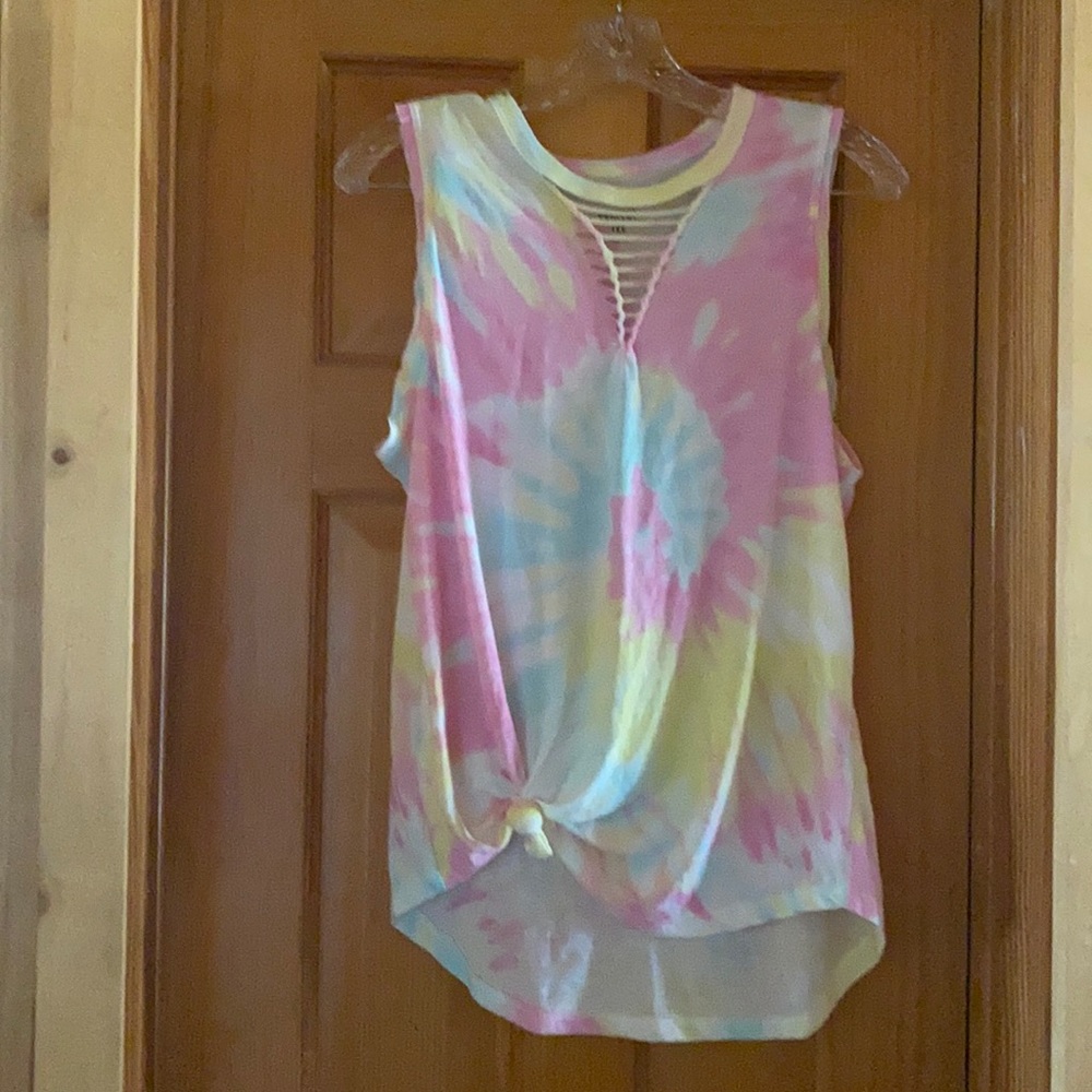 Tie dye tank! Perfect for summer!! Size Small
